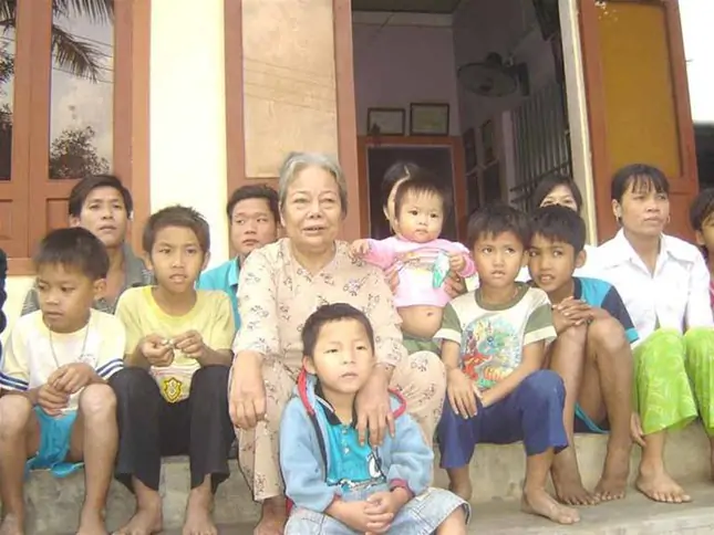 Chính tả (Nghe - viết): Người mẹ của 51 đứa con