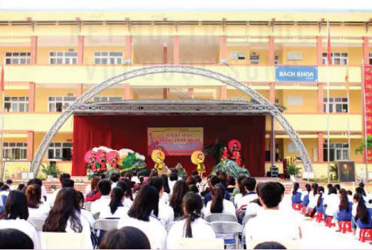 hinh-anh-bai-2-to-chuc-hoat-dong-trien-lam-mi-thuat-trong-nha-truong-12820-16