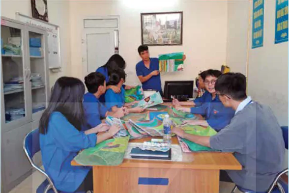 hinh-anh-bai-2-to-chuc-hoat-dong-trien-lam-mi-thuat-trong-nha-truong-12820-1