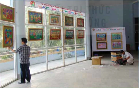 hinh-anh-bai-2-to-chuc-hoat-dong-trien-lam-mi-thuat-trong-nha-truong-12820-2