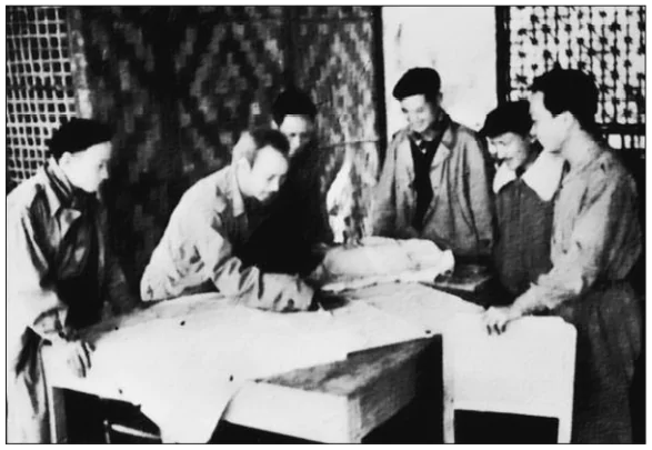 hinh-anh-bai-26-buoc-phat-trien-moi-cua-cuoc-khang-chien-toan-quoc-chong-thuc-dan-phap-1950-1953-2435-0 hinh-anh-bai-26-buoc-phat-trien-moi-cua-cuoc-khang-chien-toan-quoc-chong-thuc-dan-phap-1950-1953-2435-0