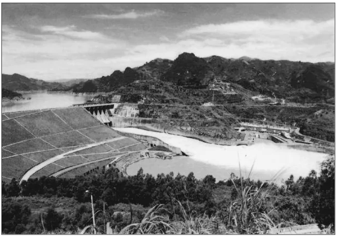 hinh-anh-bai-32-xay-dung-dat-nuoc-dau-tranh-bao-ve-to-quoc-1976-1985-2569-1 hinh-anh-bai-32-xay-dung-dat-nuoc-dau-tranh-bao-ve-to-quoc-1976-1985-2569-1