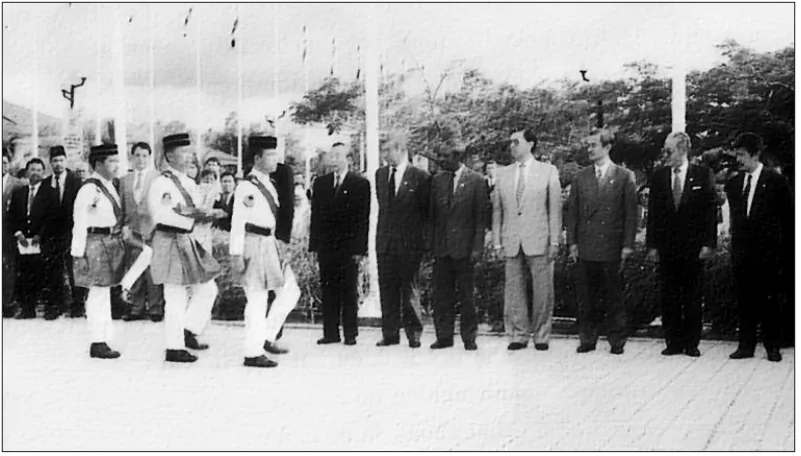 hinh-anh-bai-33-viet-nam-tren-duong-doi-moi-di-len-chu-nghia-xa-hoi-tu-nam-1986-den-nam-2000-2612-4 hinh-anh-bai-33-viet-nam-tren-duong-doi-moi-di-len-chu-nghia-xa-hoi-tu-nam-1986-den-nam-2000-2612-4