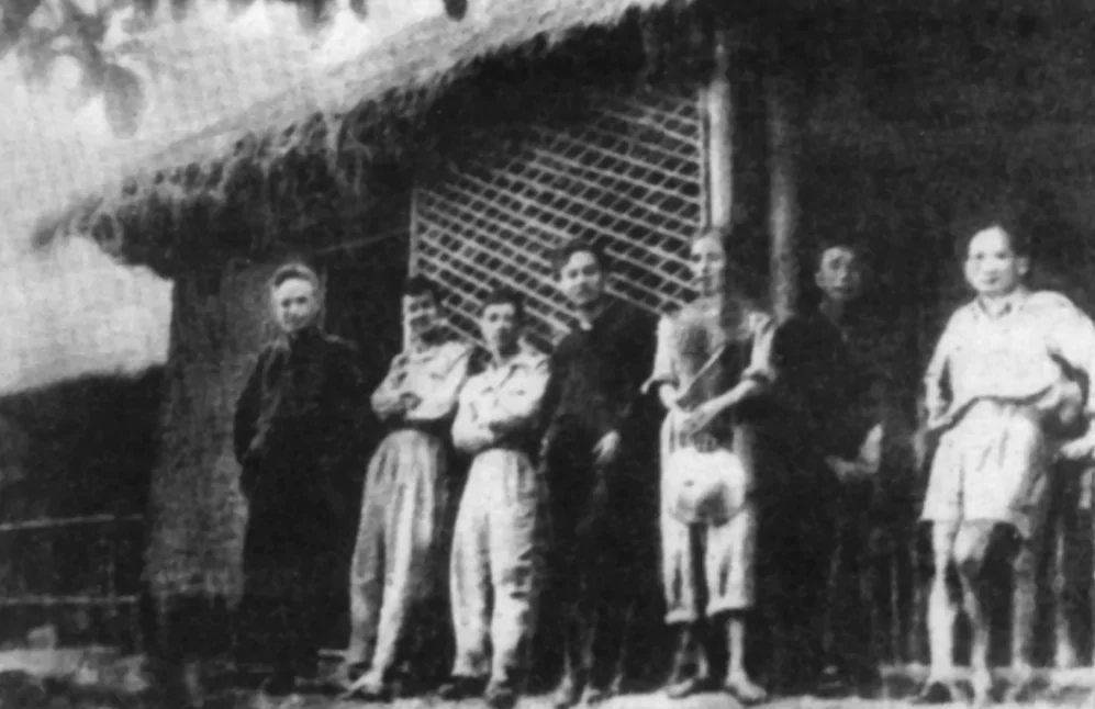 hinh-anh-khai-quat-van-hoc-viet-nam-tu-cach-mang-thang-tam-1945-den-het-the-ki-xx-2784-0