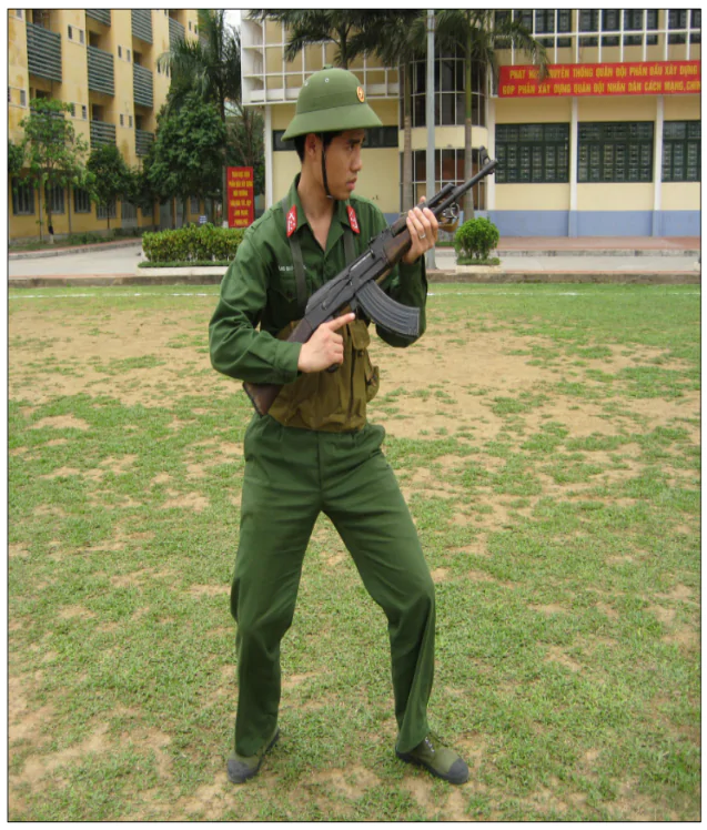 hinh-anh-bai-6-cac-tu-the-dong-tac-co-ban-van-dong-tren-chien-truong-3016-0