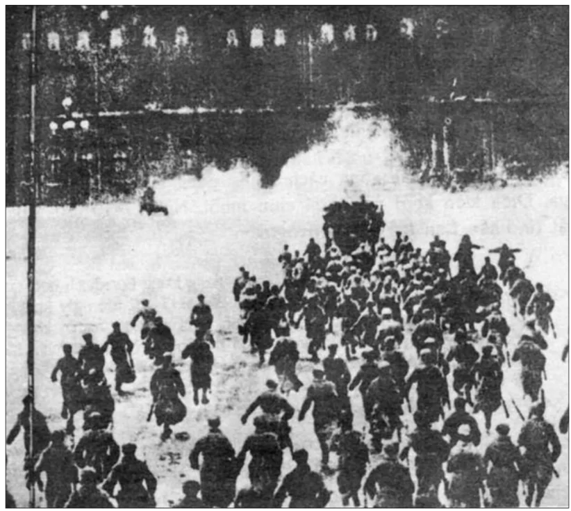 hinh-anh-bai-23-cach-mang-thang-muoi-nga-nam-1917-va-cuoc-dau-tranh-bao-ve-cach-mang-1917-1921-3352-3