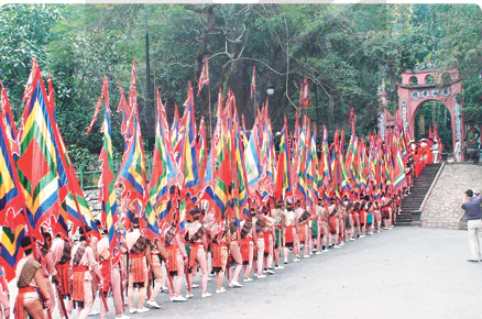 hinh-anh-bai-13-doi-song-vat-chat-va-tinh-than-cua-cong-dong-cac-dan-toc-viet-nam-12162-18
