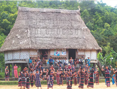hinh-anh-bai-13-doi-song-vat-chat-va-tinh-than-cua-cong-dong-cac-dan-toc-viet-nam-12162-20