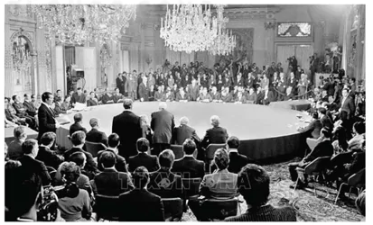 hinh-anh-bai-13-hoat-dong-doi-ngoai-cua-viet-nam-trong-khang-chien-chong-phap-1945-1954-va-khang-chien-chong-my-1954-1975-12964-2