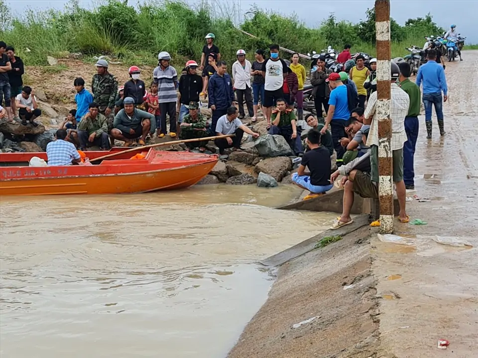 hinh-anh-mo-thay-bao-lon-thoi-bay-mai-nha-diem-bao-gi-danh-con-gi-341-1